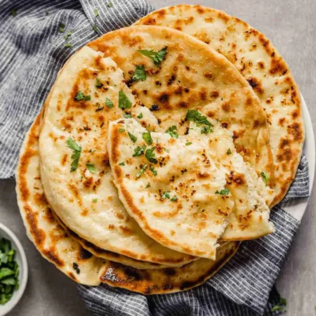 Garlic Naan (Each)